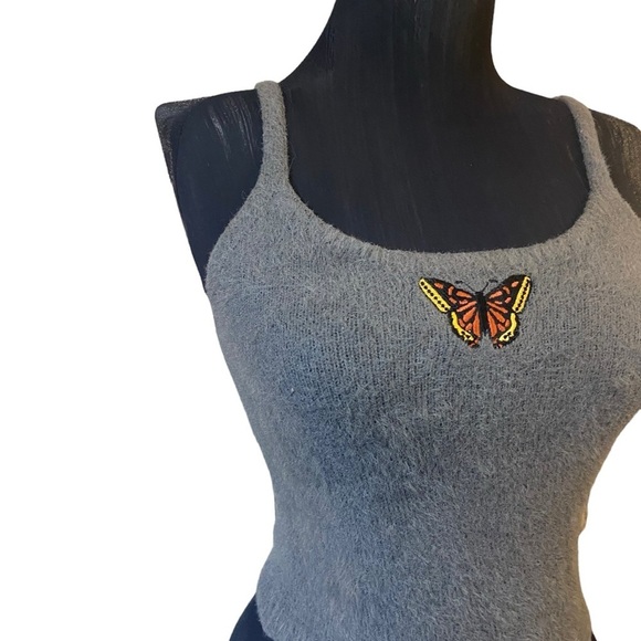 🤍 Hollister Gray Butterfly Sweater Tank Top Small - Picture 4 of 9